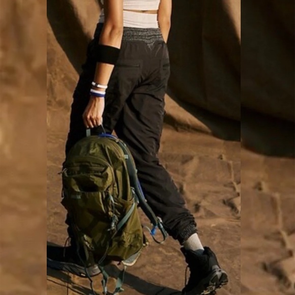 FP Free People Movement Wherever I Roam Pants in Black Size S - Picture 2 of 15